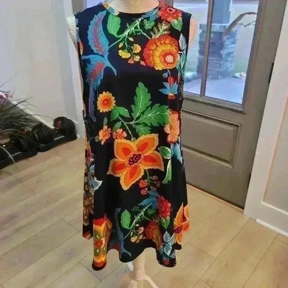 Karlie Dress - Picture 1 of 5